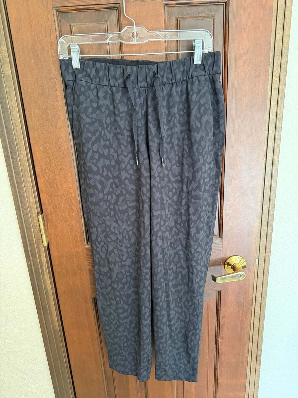 Lululemon On the Fly 7/8 Pant Wild Thing Camo Deep Coal Multi Size 6